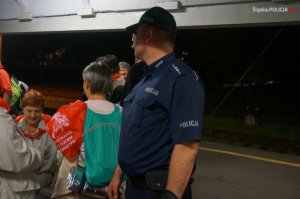 Śląscy policjanci zabezpieczają przejazdy pielgrzywów