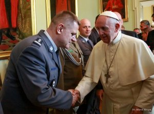 Papież Franciszek złożył na ręce ministra Mariusza Błaszczaka podziękowania dla służb