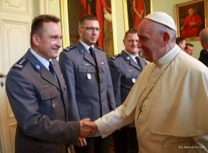 Papież Franciszek złożył na ręce ministra Mariusza Błaszczaka podziękowania dla służb