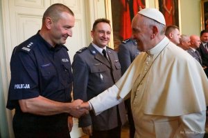 Papież Franciszek złożył na ręce ministra Mariusza Błaszczaka podziękowania dla służb