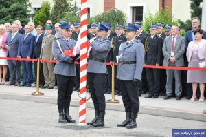 Wciąganie flagi państwowej na maszt