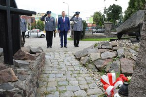 Święto Sokólskiej Policji - złożenie kwiatów