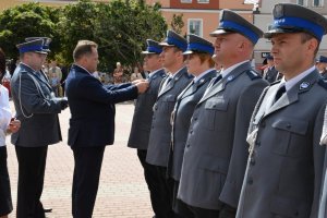 Obchody Święta Policji w Łomży - uhonorowanie medalami