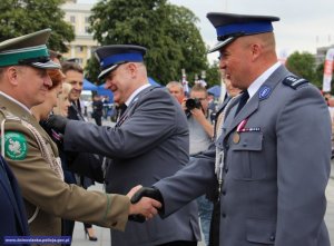 Dolnośląskie obchody Święta Policji - wręczanie medali