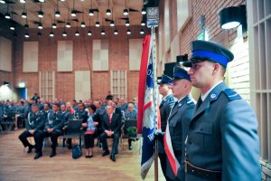 policjanci w kościele obchodza święto policji