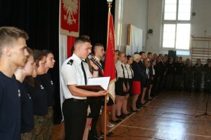 Szef MSWiA i Komendant Główny Policji podczas uroczystej inauguracji roku szkolnego