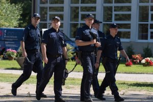 Policjanci dbali o bezpieczeństwo na uroczystościach z udziałem Pary Prezydenckiej