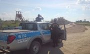 polscy policjanci patrolują granicę