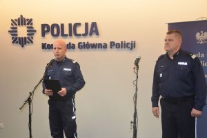 Komendant Główny Policji podczas briefingu w Komendzie Głównej Policji