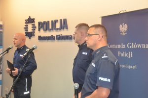 Komendant Główny Policji podczas briefingu w Komendzie Głównej Policji