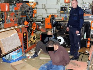 Policjanci zlikwidowali nielegalną wytwórnię papierosów