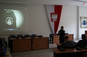 Policjanci szkolą przedstawicieli oświaty