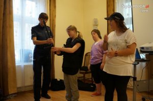 policjanci z podopiecznymi Fundacji Pomocy Dzieciom w Żywcu
