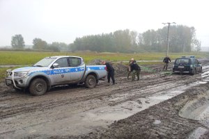 Polscy policjanci wracają z Węgier