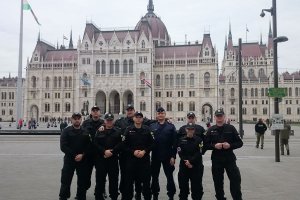 Polscy policjanci wracają z Węgier