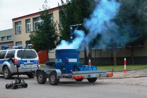 Ćwiczenia z ładunkiem wybuchowym w tle