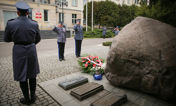 Komendant Główny Policji nadinsp. dr Jarosław Szymczyk uczcił pamięć poległych policjantów