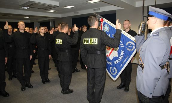 Uroczyste ślubowanie nowo przyjętych policjantów