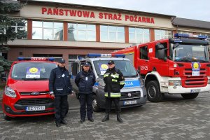 Policjanci wspierają akcję &quot;Pomóż Dzieciom Przetrwać Zimę&quot;