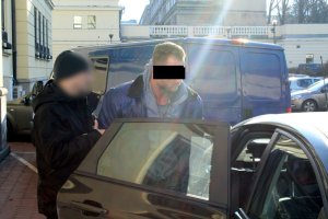 Policjanci odzyskali scanię z naczepą i koparko-ładowarką o wartości 320 tys. złotych