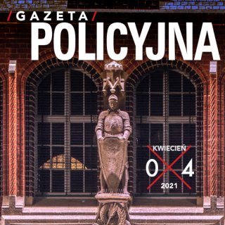 Figura rycerza nad wejściem do policyjnego budynku.