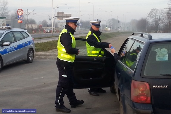 Profilaktyczne działania dolnośląskiej Policji na rzecz bezpieczeństwa w ruchu drogowym pod hasłem ,,Bezpieczna zima na drodze’’ – wyniki akcji