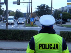 Policjanci dbają o bezpieczeństwo pieszych i rowerzystów