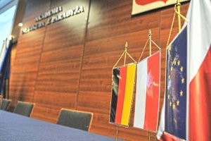 Uczestnicy międzynarodowej konferencję pod nazwą „25 lat współpracy Policji Lubuskiej i Landu Brandenburgia – gwarantem bezpieczeństwa regionalnego”
