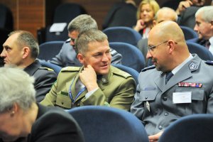 Uczestnicy międzynarodowej konferencję pod nazwą „25 lat współpracy Policji Lubuskiej i Landu Brandenburgia – gwarantem bezpieczeństwa regionalnego”