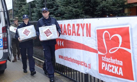 Policjanci przekazali &quot;Szlachetną Paczkę&quot;