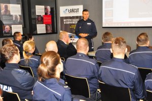 Warsztaty dla policjantów w Muzeum Polaków Ratujących Żydów podczas II wojny światowej im. Rodziny Ulmów w Markowej