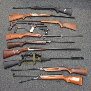 Broń i amunicja zabezpieczone przez policjantów