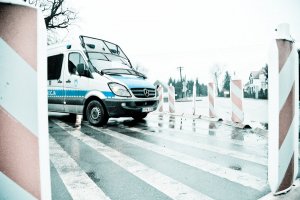 Policjanci w walce z ptasią grypą