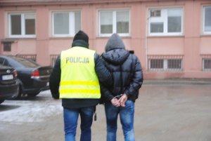 Podrabiali perfumy - straty oszacowano na co najmniej 13 milionów złotych