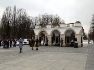 Policyjny posterunek przed Grobem Nieznanego Żołnierza