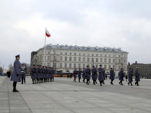 Policyjny posterunek przed Grobem Nieznanego Żołnierza