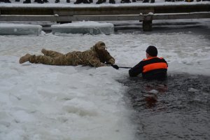 wspólne szkolenie policjantów i strażaków