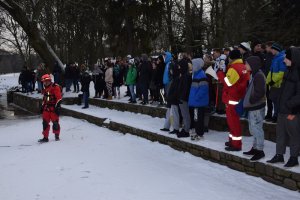 Pokazy ratownictwa nad Jeziorem Rusałka w szczecińskim parku Kasprowicza