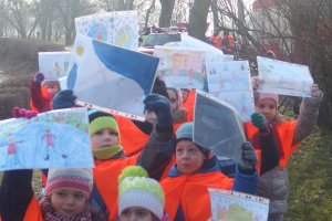 Wspólne pokazy służb na stawie w inowrocławskich Solankach