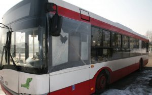 ostrzelany autobus