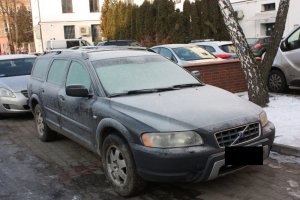 Policjanci odzyskali volvo i zatrzymali mężczyznę podejrzanego o jego kradzież