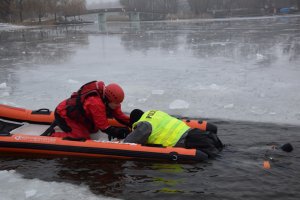 Wspólne ćwiczenia Policji Wodnej i ratowników WOPR