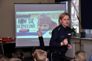 „Uwaga! Lód jest kruchy” - Baw się bezpiecznie