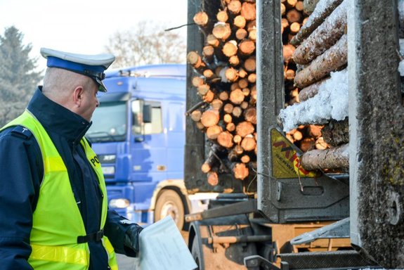 BUS &amp; TRUCK – WSPÓLNIE DBAMY O BEZPIECZEŃSTWO TAKŻE TYCH „CIĘŻSZYCH”