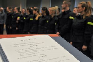 ślubowanie nowo przyjętych policjantów