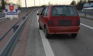 auto, którym jechał mężczyzna