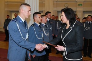 Uroczyste ślubowanie i odznaczenia dla policjantów