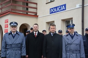 Minister SWiA otworzył Posterunek Policji w Fajsławicach i przekazał klucze do kolejnego posterunku w Ulhówku