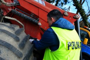 Policjanci odzyskali ciągnik o wartości blisko 200 tys. zł