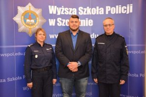 Komendant WSPOL w Szczytnie spotkał się ze studentem uczelni, wybitnym sportowcem